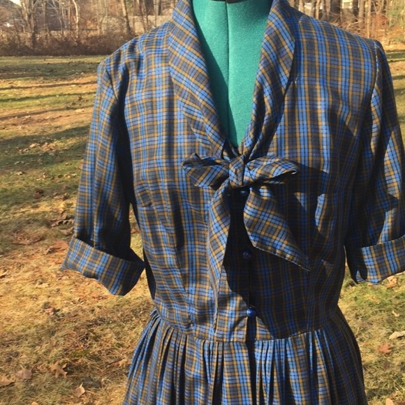 Vintage Dresses & Skirts - Vintage 60s Plaid Homemade Shirtdress Pussy Bow